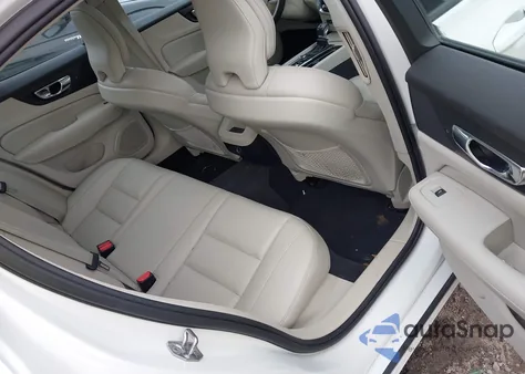 2019 Volvo S60 T6 Momentum z USA, uszkodzony, nr VIN 7JRA22TK5KG017976